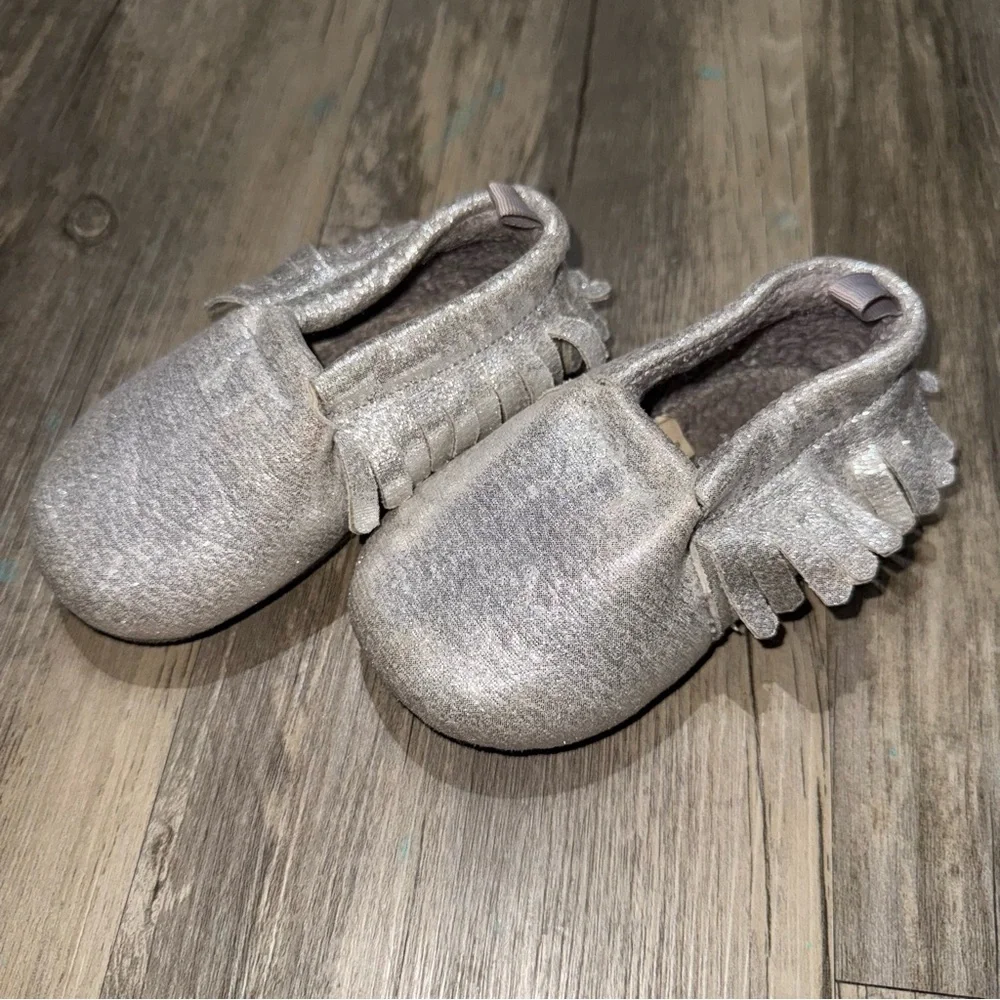 ☀️6/$20☀️ Silver Toddler Moccasins